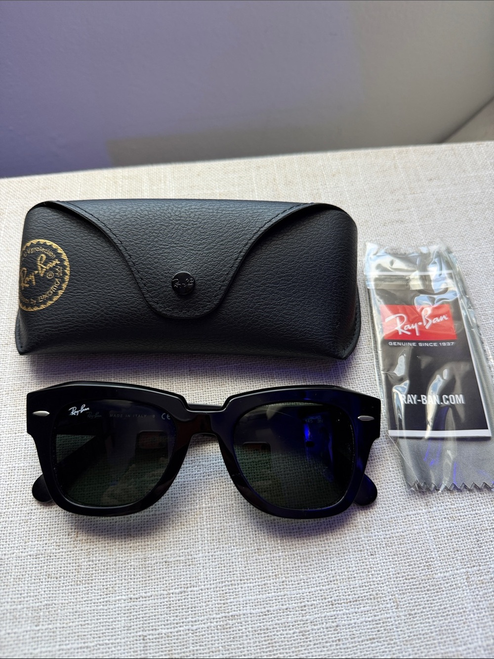 Ray-Ban Black Frame Sunglasses with Dark Lenses (state street) RB2186- near new